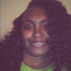 Meet your Posher, Kanisha